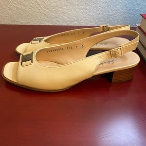 Ferragamo tan sling back size 9B EUC